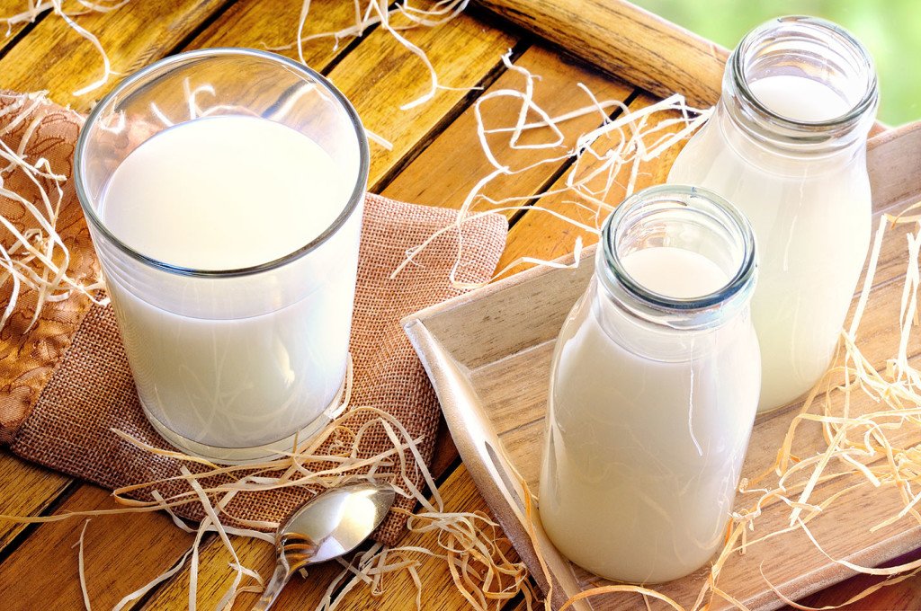 leche,-vaso-y-botellas