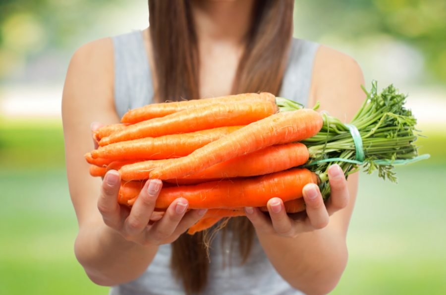 ¿Comer zanahoria mejora la vista? Revelamos sus beneficios
