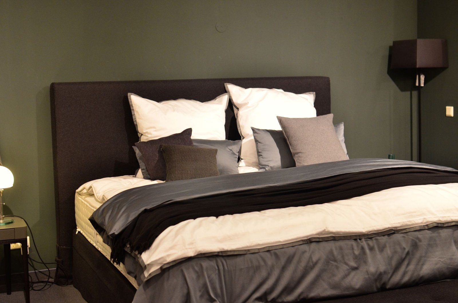 Colchón y cama preparada